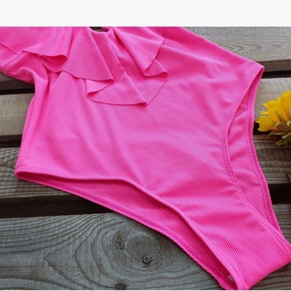 NWT One Piece Swimsuit V-Neck Ruffle Bathing Suit Padded Monokini pink Large